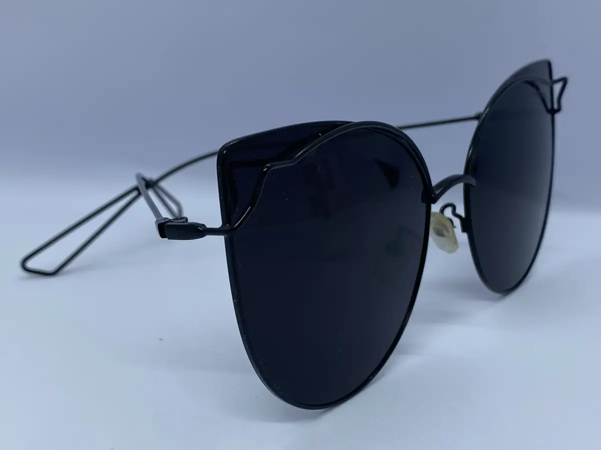 Fastrack S59108 Women’s Wireframe Cat-Eye Sunglasses (Matte Black & Dark Tint)